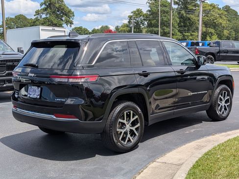 Used 2025 Jeep Grand Cherokee Limited w/ Luxury Tech Group II AWD/4WD image 5