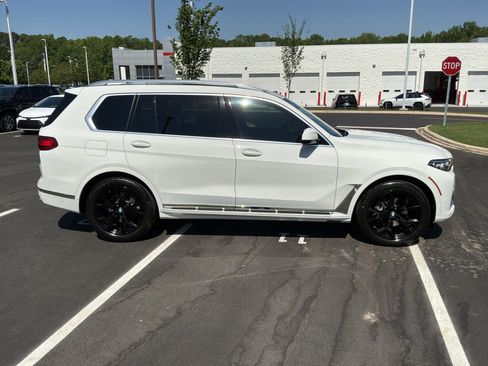 Used 2021 BMW X7 xDrive40i w/ Executive Package AWD/4WD image 11