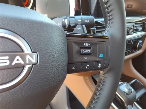 New 2026 Nissan Pathfinder Platinum image 11