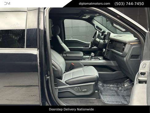 Used 2025 Ford F150 Lightning Lariat image 15