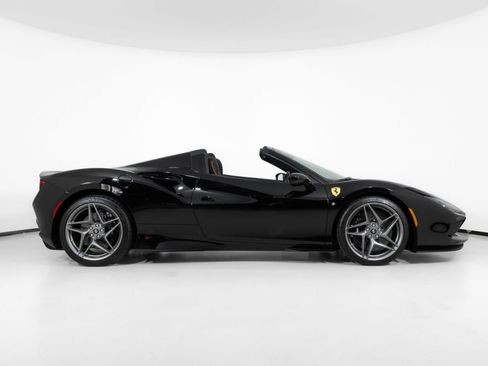 Used 2022 Ferrari F8 Tributo RWD image 10