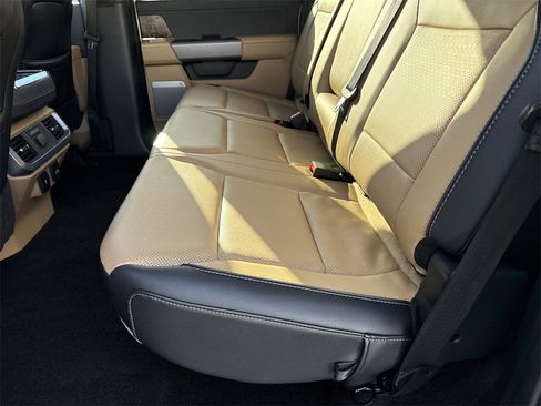 Used 2022 Ford F150 Lariat w/ Equipment Group 502A High image 21