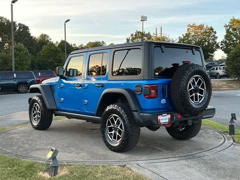 Used 2024 Jeep Wrangler Unlimited Rubicon AWD/4WD image 5