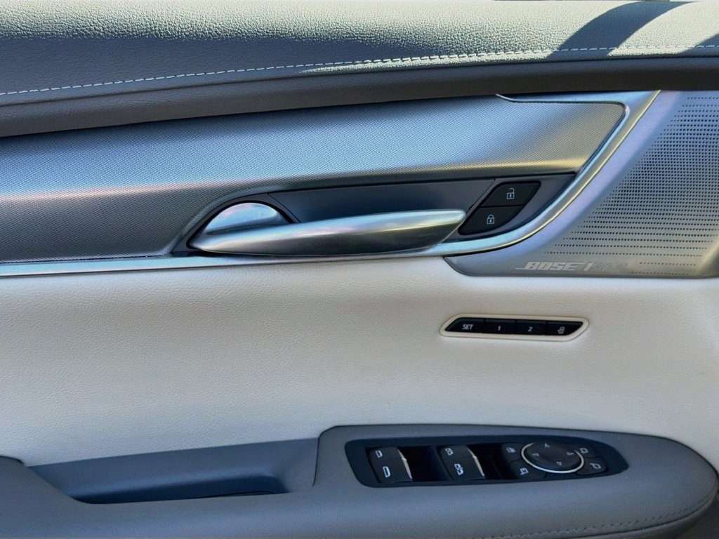 Used 2025 Cadillac XT5 Premium Luxury FWD image 17
