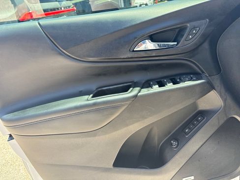 Used 2018 Chevrolet Equinox Premier FWD image 13