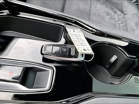 Used 2023 Audi e-tron GT Prestige w/ Prestige Package AWD/4WD image 9