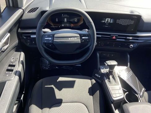 New 2026 Kia Sportage LX FWD image 9
