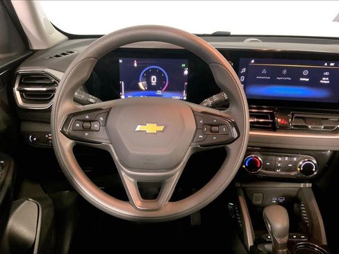 Used 2025 Chevrolet TrailBlazer LT AWD/4WD image 5