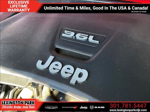 Used 2019 Jeep Wrangler Sport AWD/4WD image 31