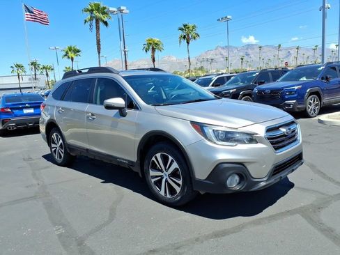 Used 2018 Subaru Outback 3.6R Limited AWD/4WD image 31