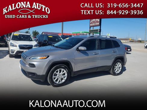 Used 2017 Jeep Cherokee Latitude image 1