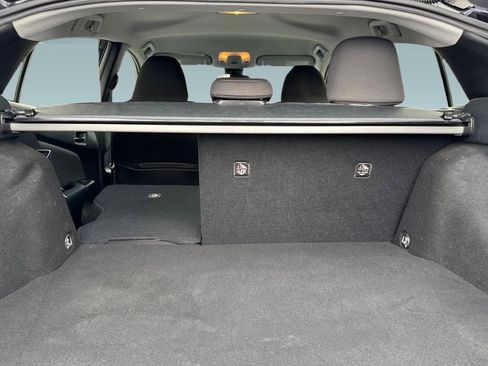 Used 2022 Toyota Prius LE image 31