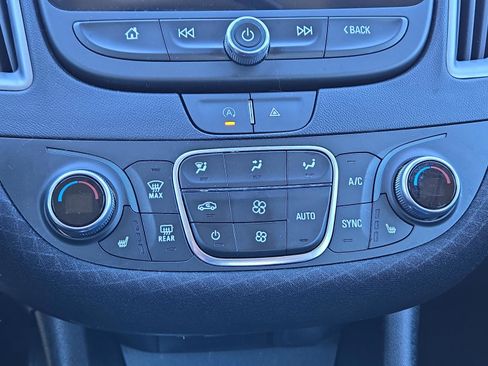 Used 2024 Chevrolet Malibu LT image 28