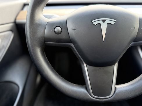 Used 2020 Tesla Model 3 Standard Range Plus image 25