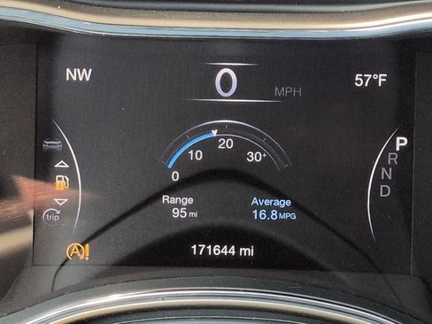 Used 2017 Jeep Grand Cherokee Laredo w/ Quick Order Package 23E AWD/4WD image 31