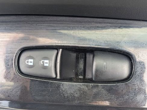 Used 2024 Nissan Altima 2.0 SR FWD image 32