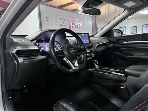 Used 2024 Nissan Altima 2.5 SR FWD image 10