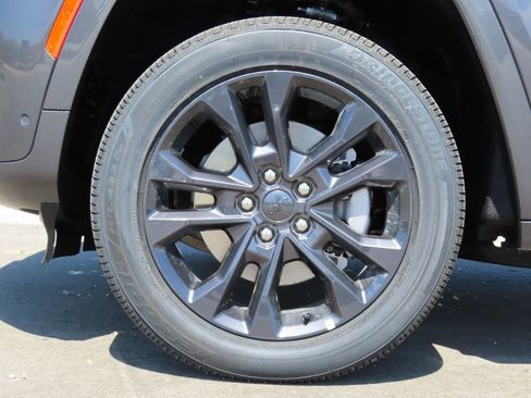 New 2026 Jeep Grand Cherokee L Limited AWD/4WD image 14