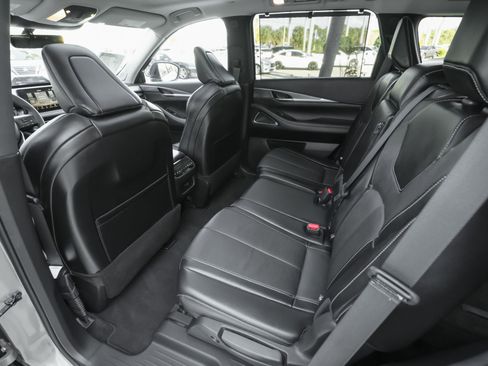 Used 2025 INFINITI QX60 Luxe image 31