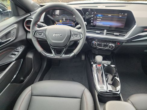 New 2026 Chevrolet Trax RS w/ Sunroof Package image 20