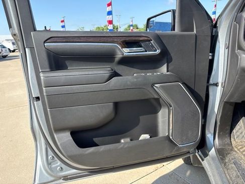 Used 2025 GMC Sierra 1500 Elevation AWD/4WD image 9