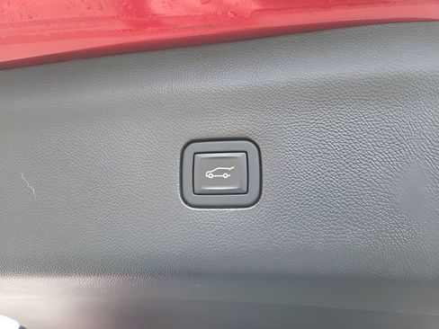 Used 2023 Buick Enclave Essence image 21