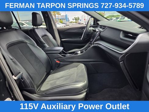 Used 2023 Jeep Grand Cherokee Altitude AWD/4WD image 21