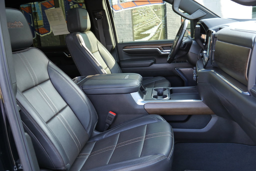 Used 2024 Chevrolet Silverado 2500 High Country AWD/4WD image 9
