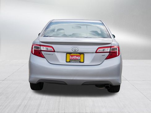 Used 2014 Toyota Camry SE w/ Fleet Convenience Package image 6