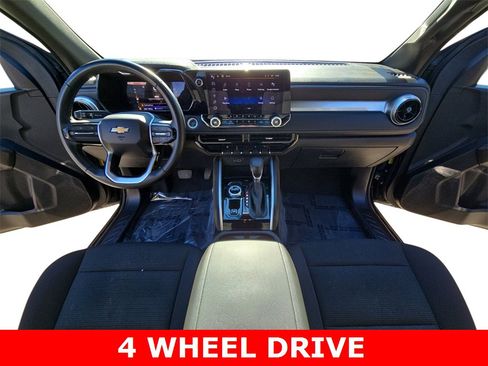 Used 2023 Chevrolet Colorado LT w/ LT Convenience Package II image 9