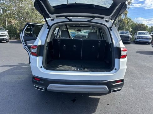 Used 2023 Honda Pilot Touring image 17