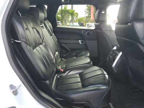Used 2017 Land Rover Range Rover Sport HSE image 39