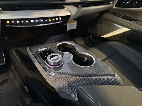 Certified 2025 Cadillac Optiq Sport 2 w/ LPO, Floor Liner Package image 29