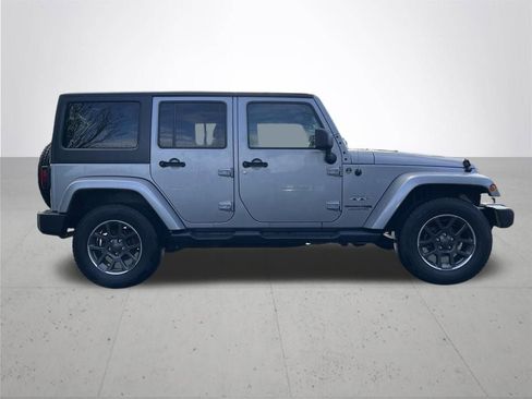 Used 2018 Jeep Wrangler Unlimited Sahara AWD/4WD image 4