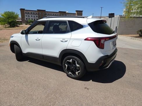 Used 2024 Kia Seltos EX AWD/4WD image 5