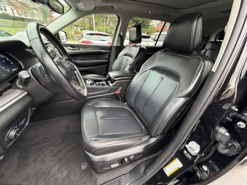 Used 2021 Jeep Grand Cherokee L Limited AWD/4WD image 25