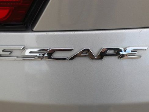 Used 2019 Ford Escape SE image 19