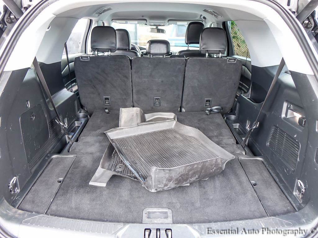 Used 2024 Ford Explorer XLT w/ Equipment Group 202A AWD/4WD image 22