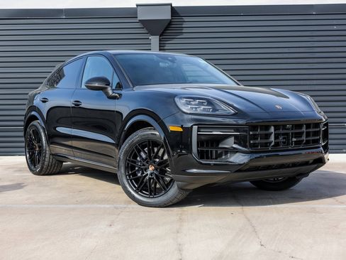 New 2026 Porsche Cayenne Coupe image 9