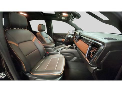 Used 2023 GMC Canyon AT4 w/ AT4 Premium Package image 17