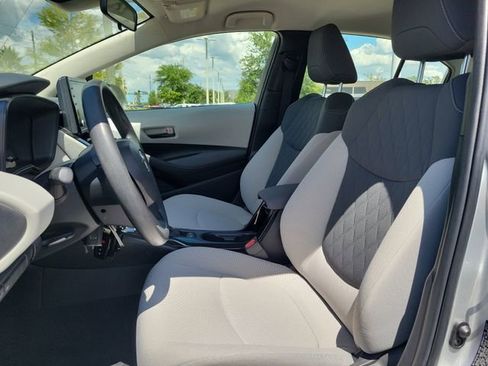 Used 2022 Toyota Corolla LE FWD image 16