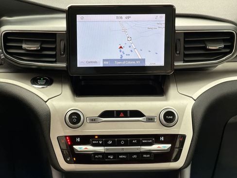 Used 2020 Ford Explorer XLT w/ Equipment Group 202A image 28