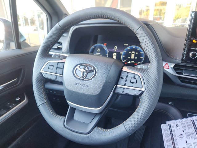 New 2026 Toyota Sienna XLE Woodland Edition AWD/4WD image 20