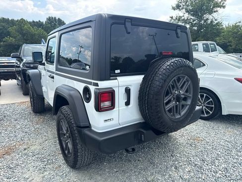 Used 2025 Jeep Wrangler Sport AWD/4WD image 4
