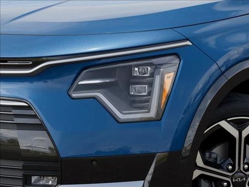 New 2026 Kia Niro SX Touring FWD image 10