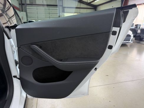 Used 2023 Tesla Model Y Long Range AWD/4WD image 14