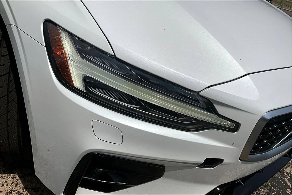 Used 2019 Volvo S60 T6 R-Design AWD/4WD image 31