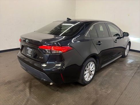 Used 2020 Toyota Corolla XLE image 10