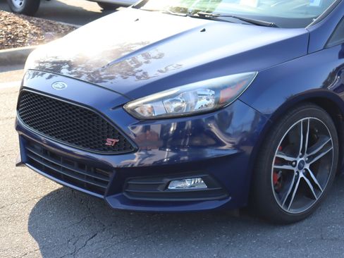 Used 2017 Ford Focus ST FWD image 17