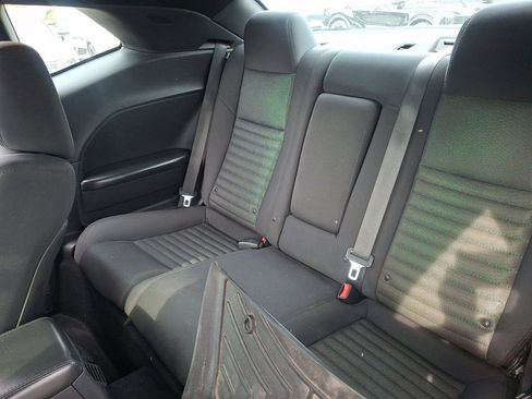 Used 2014 Dodge Challenger SXT RWD image 19